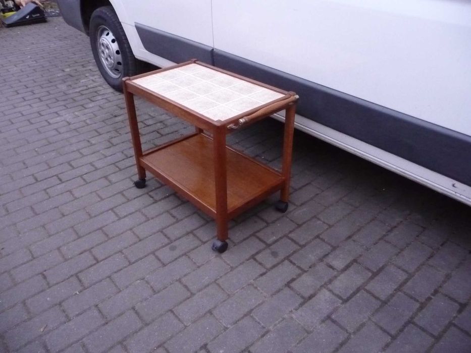 Barek stolik na kółkach