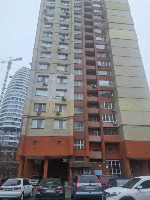 без комісії здам 4 кім квартиру вул. Старонаводницька 8 Б