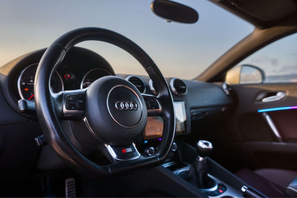 Audi TT S-Line 2011 — photo 2