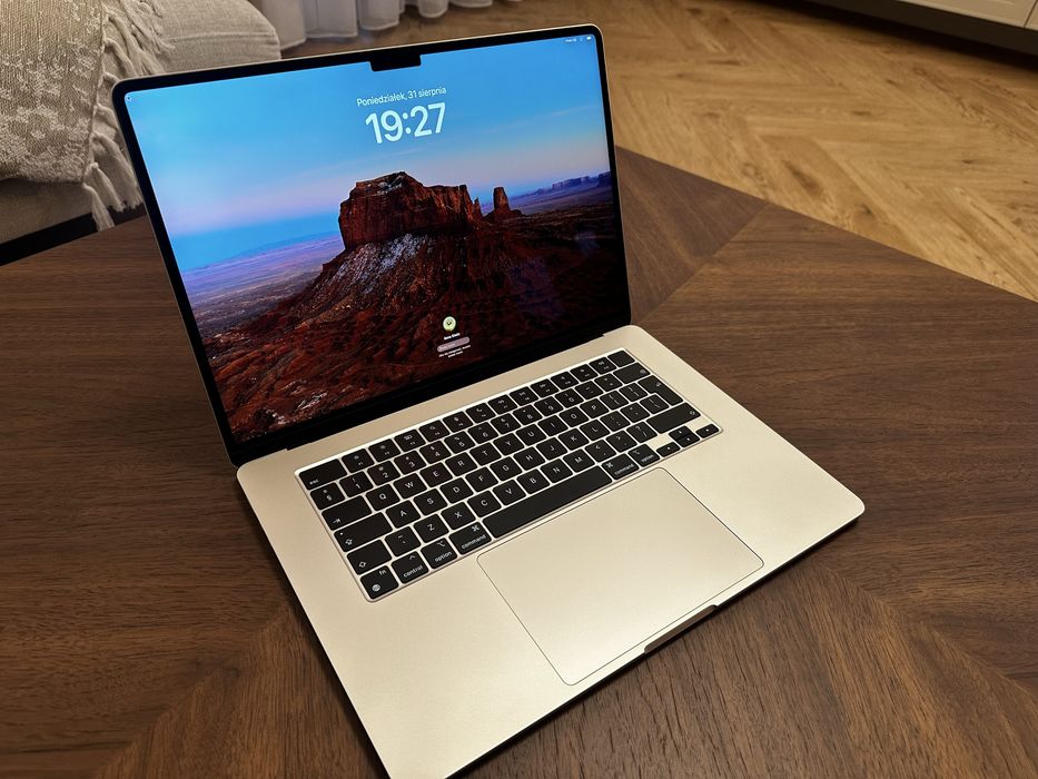 MacBook Air 15,3 M3 512GB + Magic Mouse