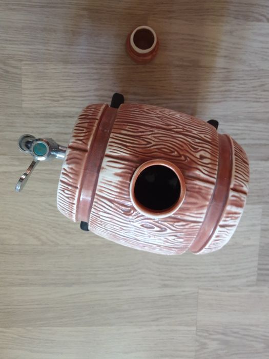 Бочонок для вина.