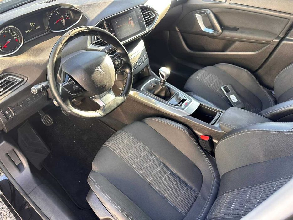 Peugeot 308 II SW 1.5 BlueHDi de 2018 Salvado