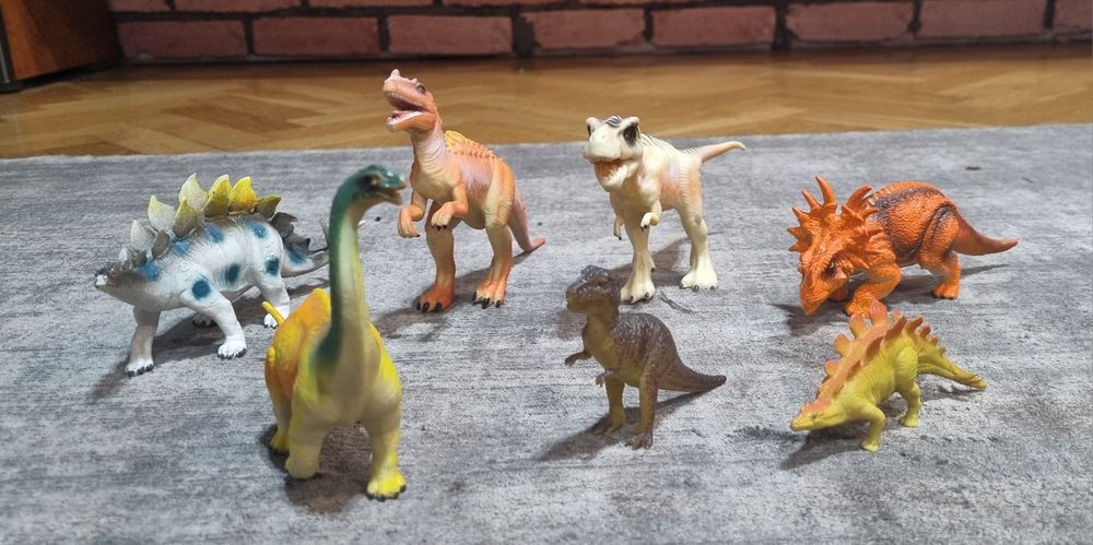 Zabawki figurki dinozaurów - 7 sztuk