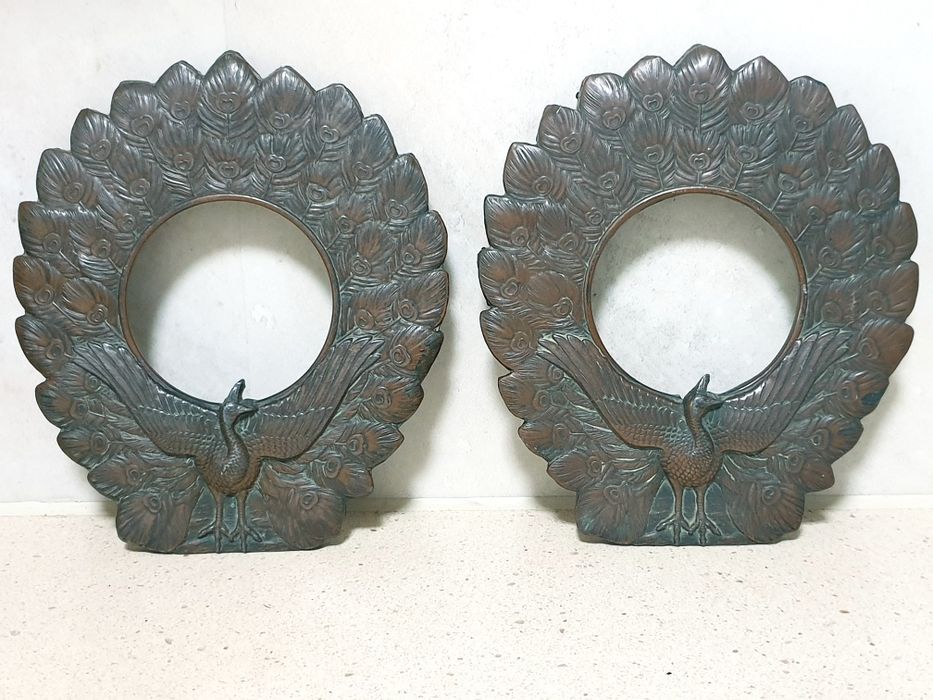 Par de raras maravilhosas "pavões" molduras asiáticas em cobre