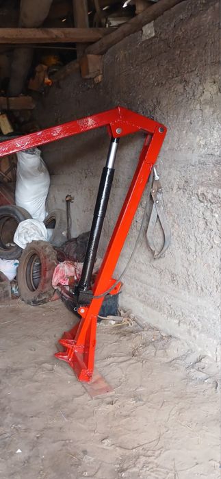 Навантажувач на задню навіску трактора, погрузчик