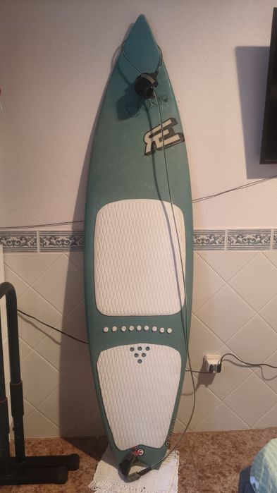 Prancha Surf Full&Cas 6'0'' + Deck + Leash + Quilhas + parafina (Set Completo!)