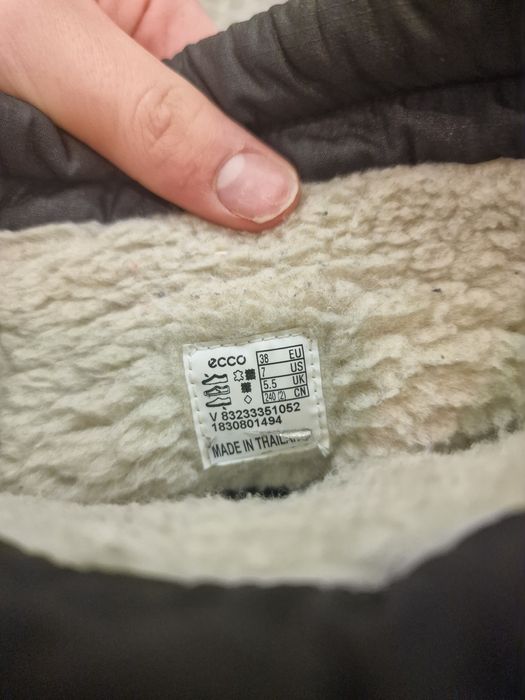 Продаю взуття екко