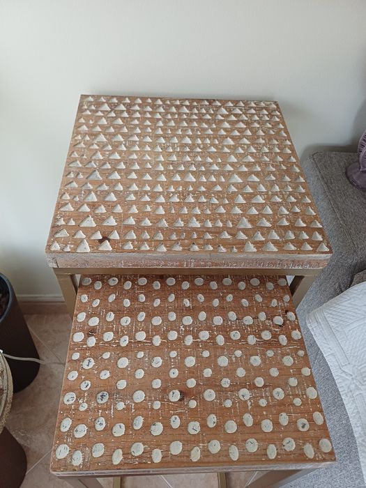 Conjunto de 2 mesas de apoio