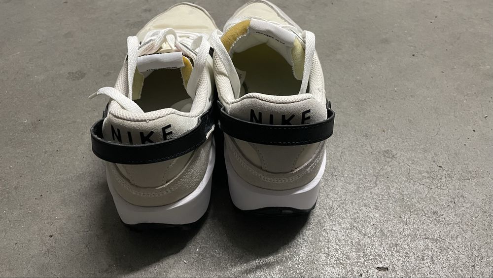 Tenis nike waffle debut