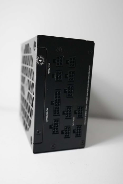 Zasilacz Corsair SF850L o mocy 850 W z serii SF-L