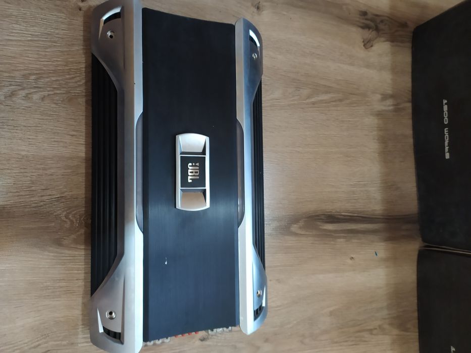 JBL GTO 14001- сабвуферный усилитель класса D.