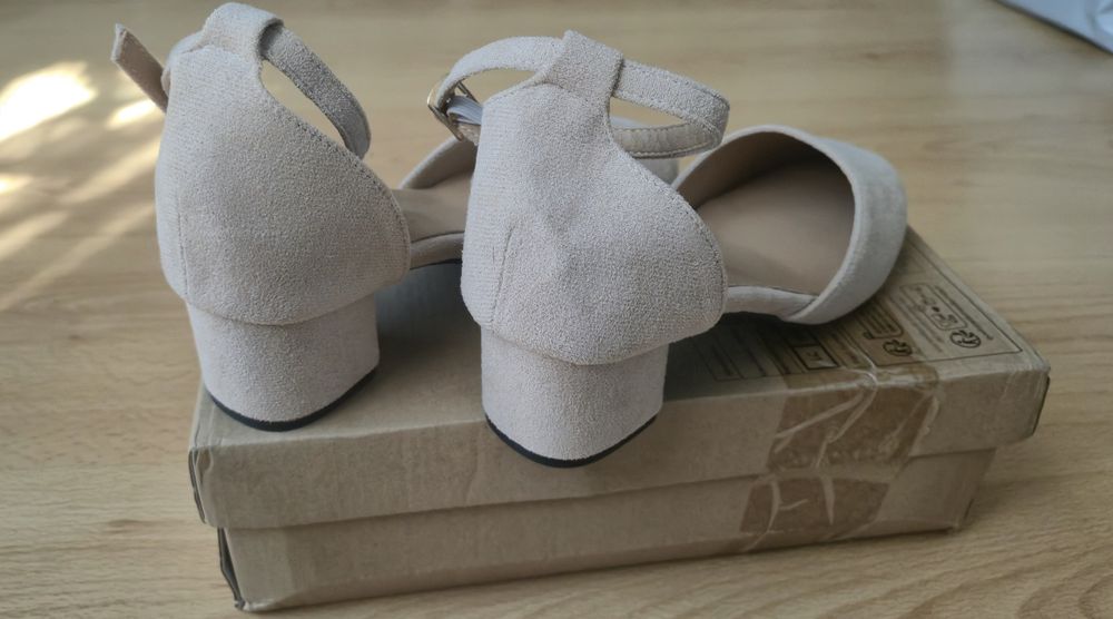 Nowe Sandałki / Czółenka 39