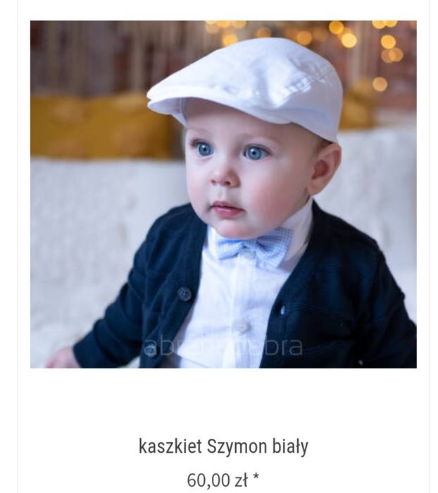 Biały kaszkiecik dla chlopca na chrzest