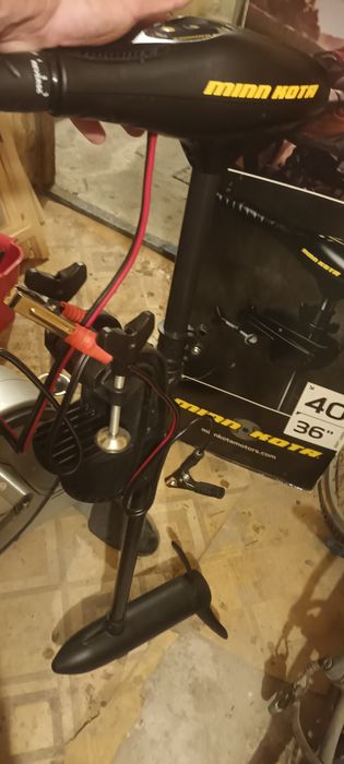 Ponton z silnikiem elektrycznym