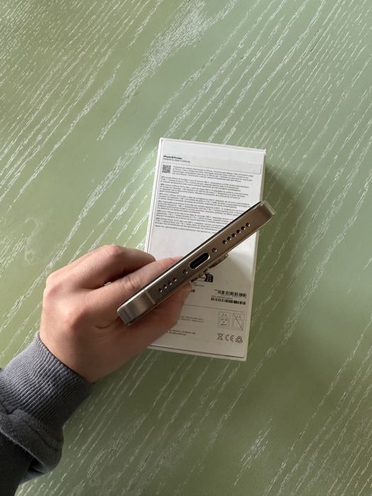 Vendo iPhone 16 Pro Max 256GB como novo