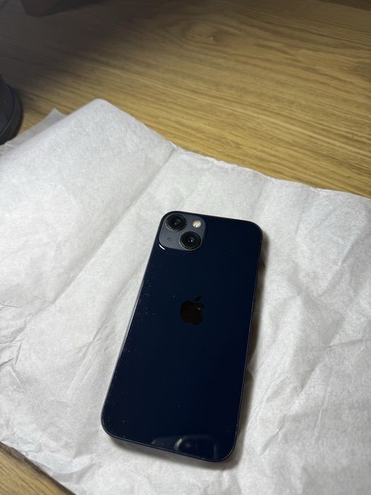 Iphone 13 + FREE case + FREE charger