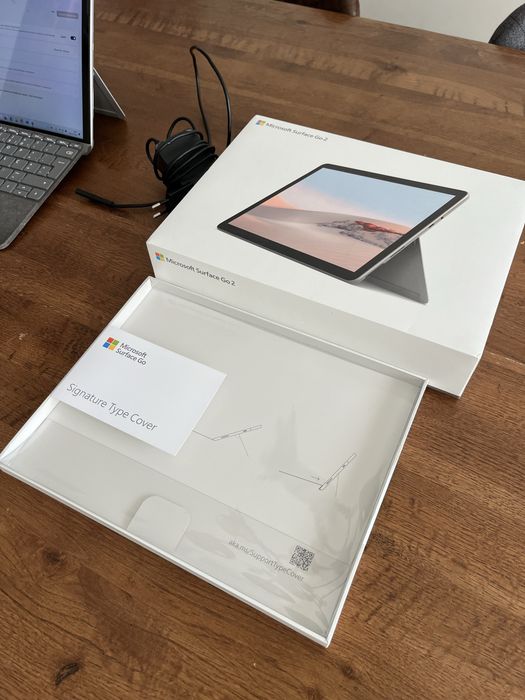 Microsoft Surface Go 2 com teclado