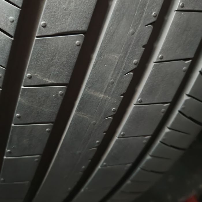 225/45/19 Sprzedam parę opon letnich Bridgestone