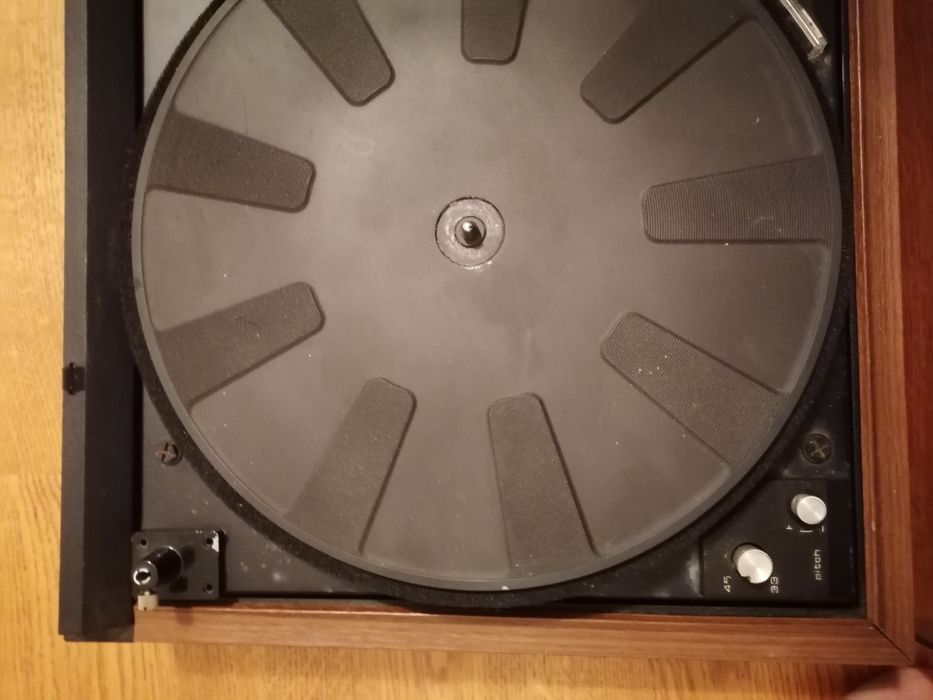 Gramofon Dual 604