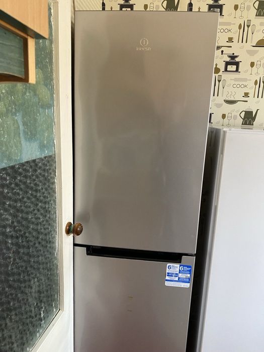 Холодильник Indesit