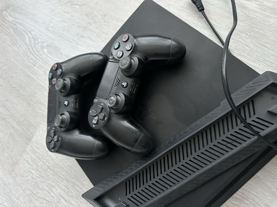 Sony playstation 4 slim 2 джойстика