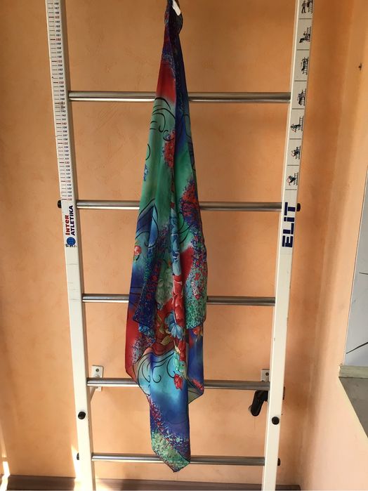 Платки, шарфы шелковые и бандана