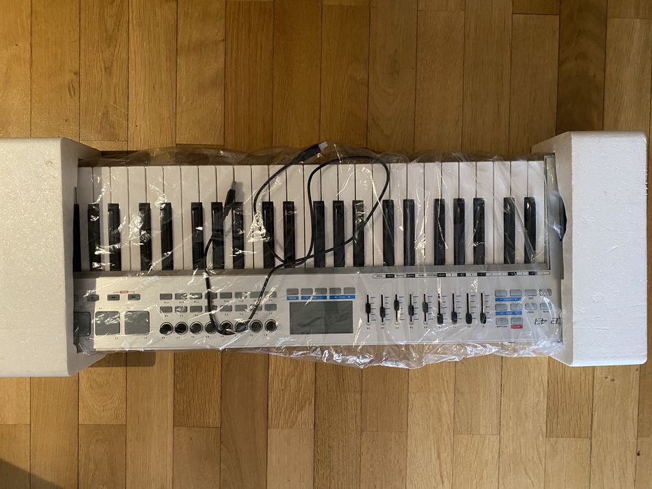 Teclado Samson Graphite 49 Special Edition USB MIDI controller