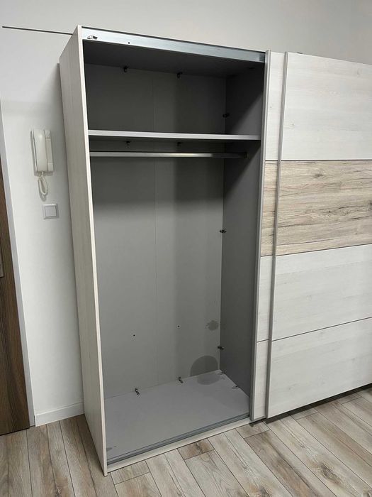 Szafa ubraniowa przesuwna