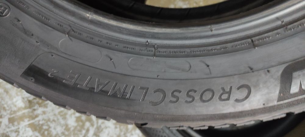 Pneus 235/55/18 Michelin semi novos