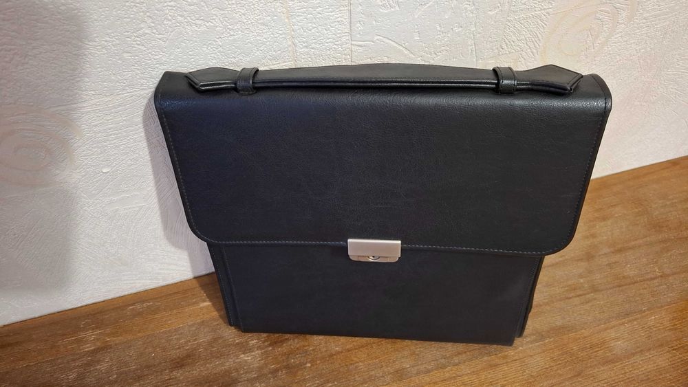 Шкіряний портфель-папка чоловічий