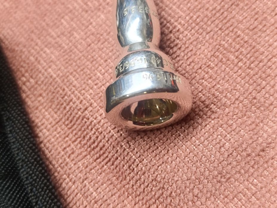 Ustnik do trąbki 1 1/2 gruba na zamówienie