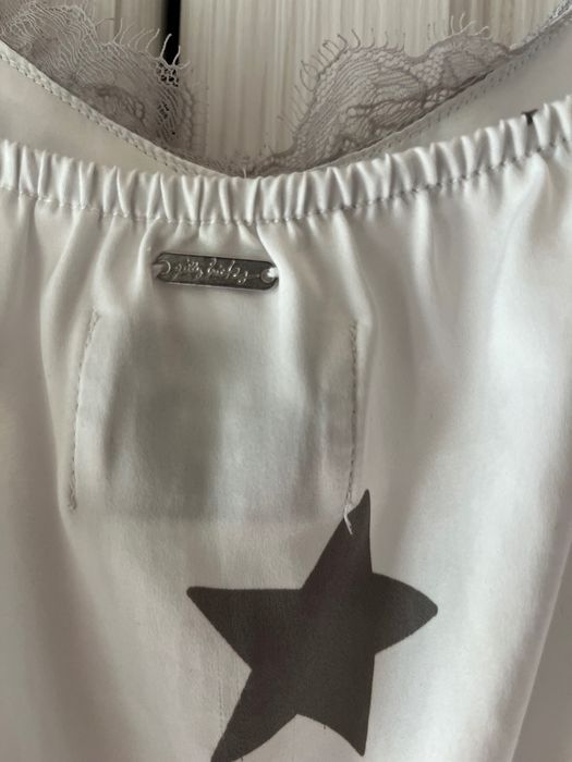 Biała piżamka kombinezon w gwiazdki satynowa Gilly Hicks 36 S