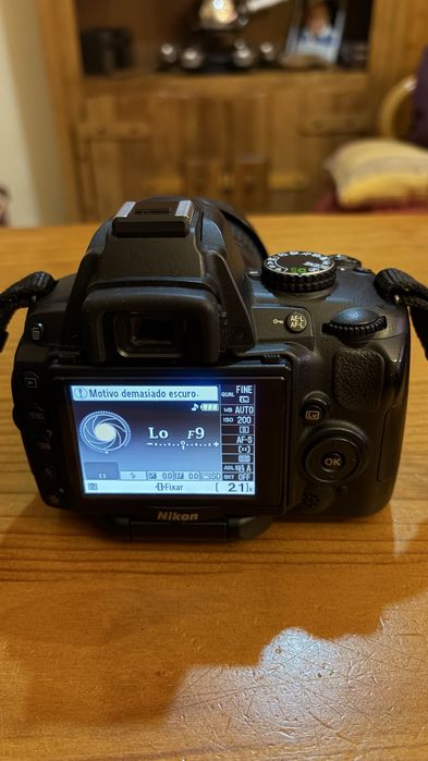 Nikon D 5000 com carregador e objetiva, impecável