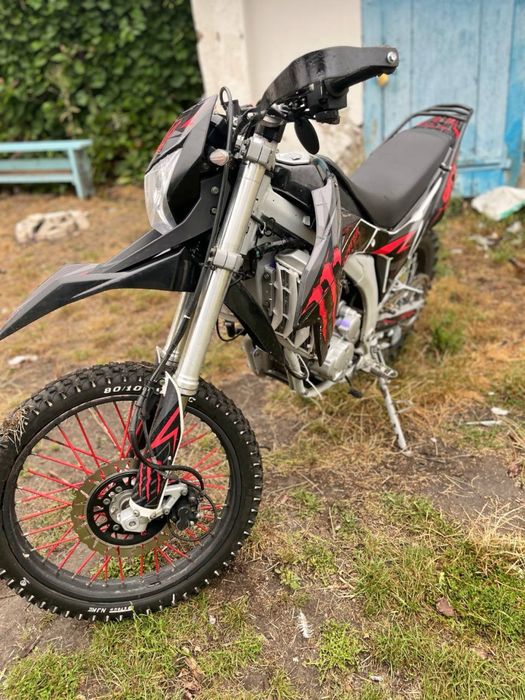 Продам лонсі300срочно