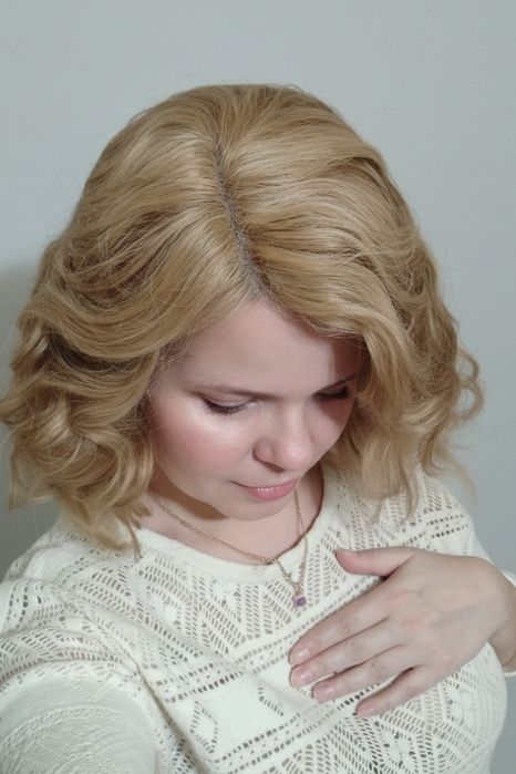 Парик 100%натуральне волосся, боковий проділ на сіточці. Перука "Каре"