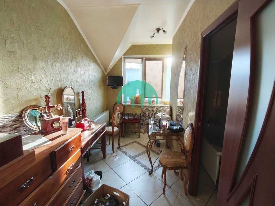 Продається великий будинок біля міста (60)