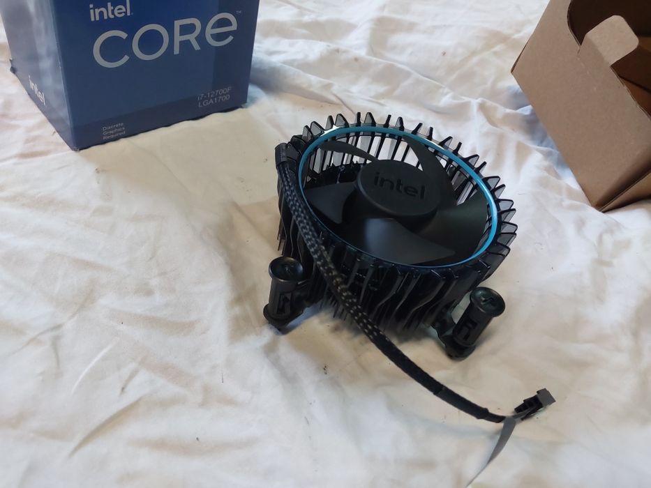 Chłodzenie Intel core socket 1700 i7