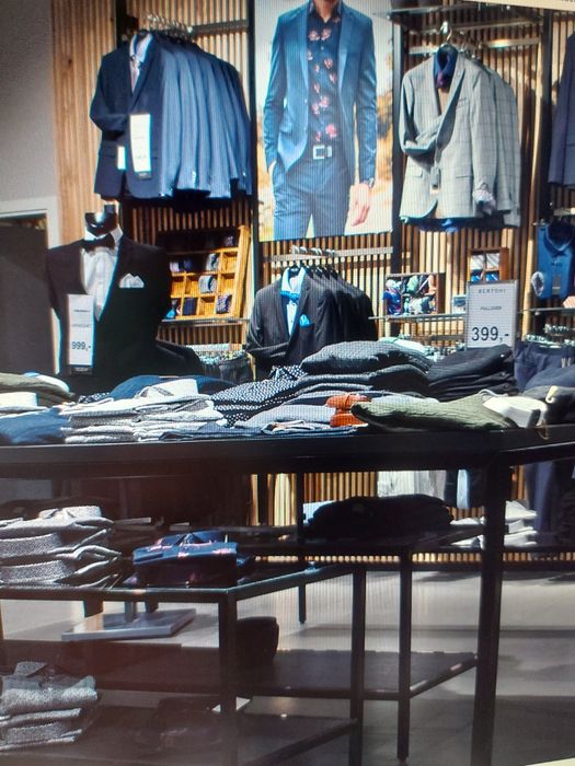 Przecena designerski system mebli duńskich Scan Studio sklep odzieżowy