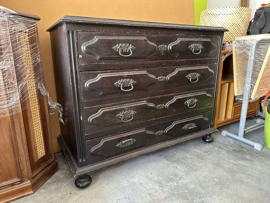 NEGOCIÁVEL: Cómoda 4 gavetas