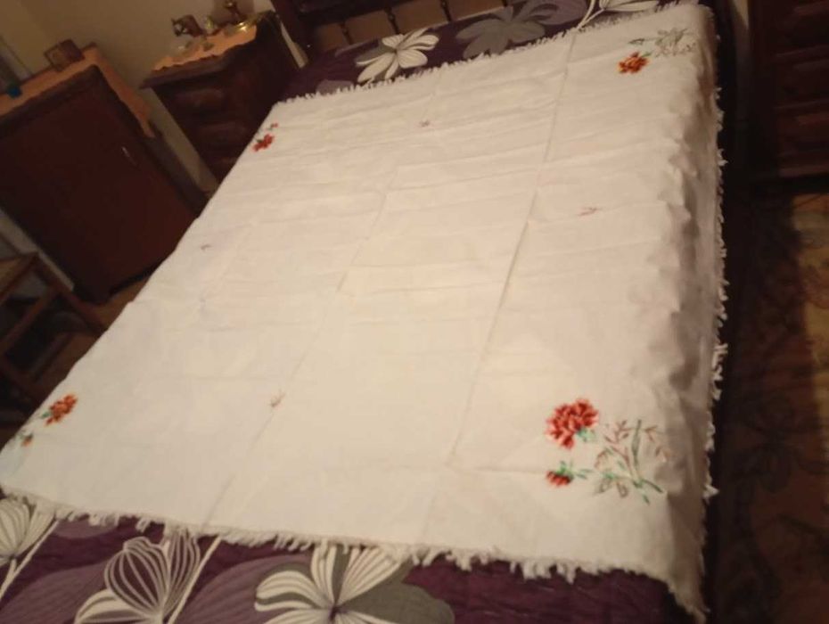 Toalha de Mesa Bordada
