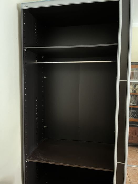 Roupeiro Com Duas Portas Deslizantes