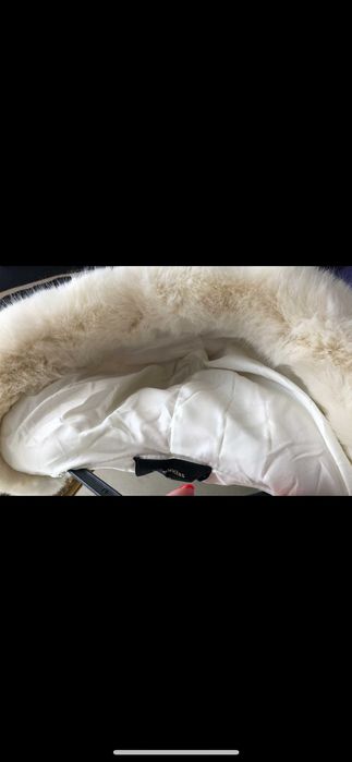 Colete pêlo sem mangas com capuz