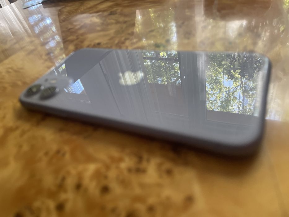 Iphone 11 fioletowy bez blokady SIM 64GB