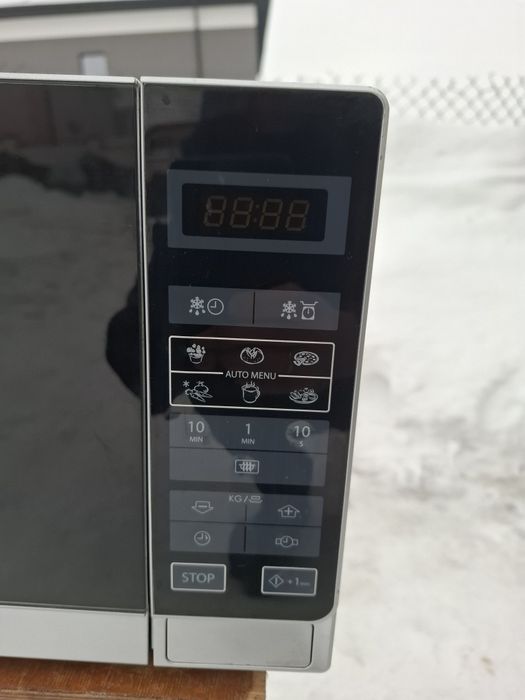 Мікрохвильова піч Sharp