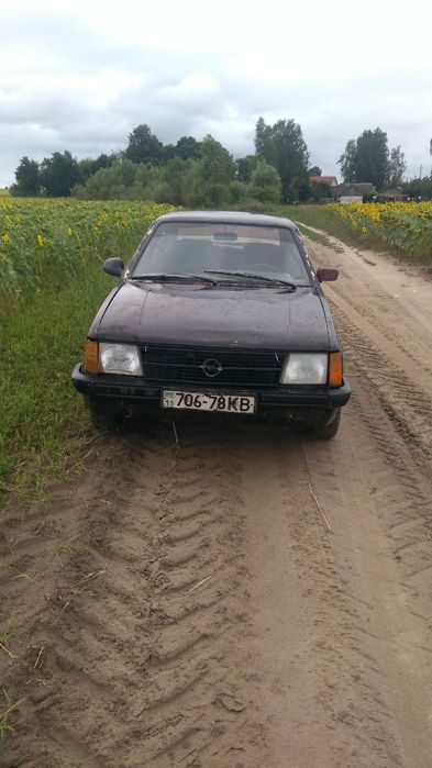 Опель кадет по запчастинах