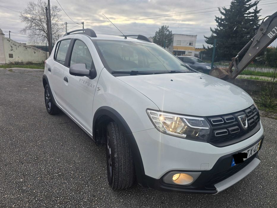 Dacia Sandero Stepway c/NOVO - 83.000KM