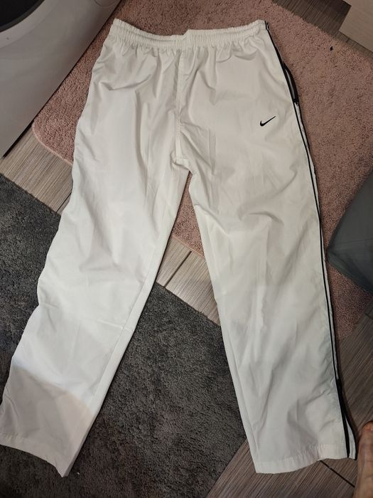 Spodnie nike białe