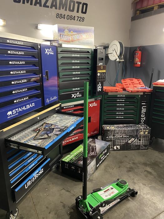 Pakiety narzedzi szafy z narzedziami walizki żaby