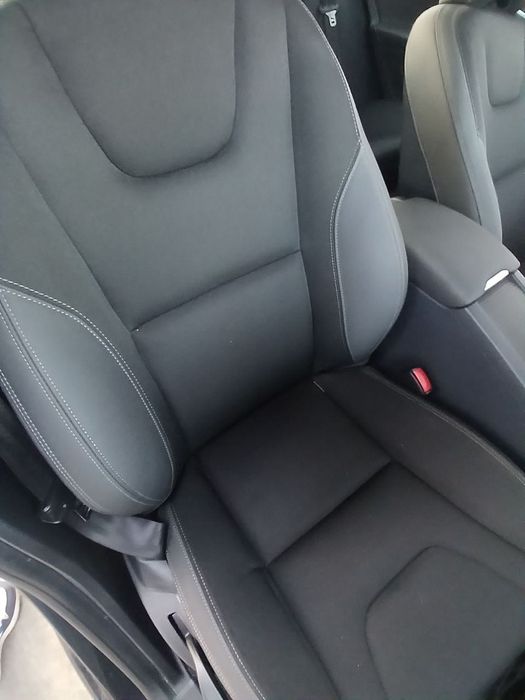 Автомобіль Volvo S60