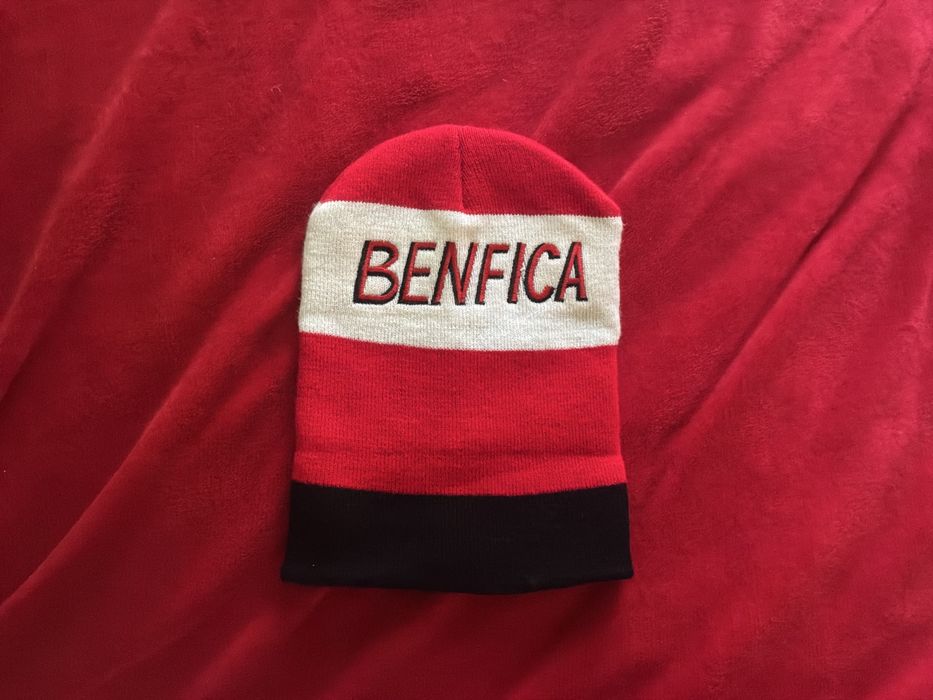 Cachecois do benfica 15€ cada , gorro do benfica15€